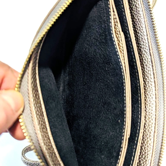 Metallic Wristlet or Crossbody Bag - Picture 6 of 8